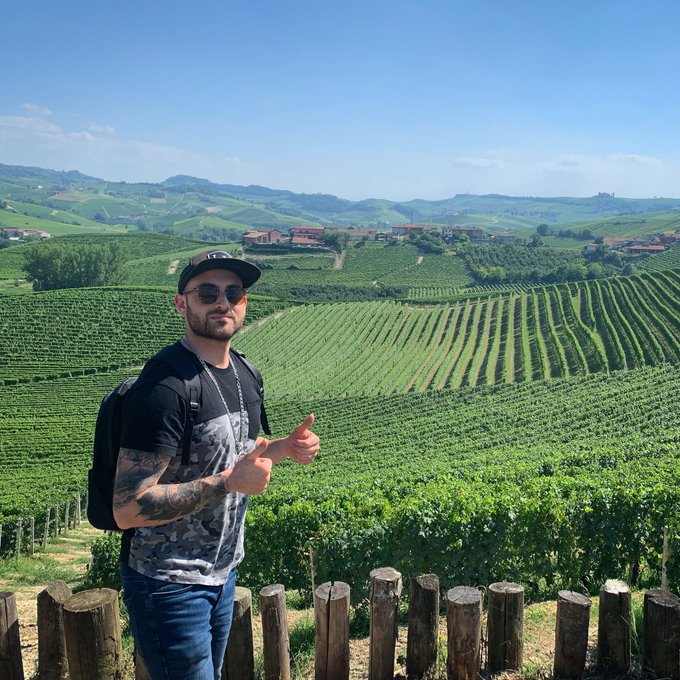 Romeo Agresti enjoying the Italian countryside